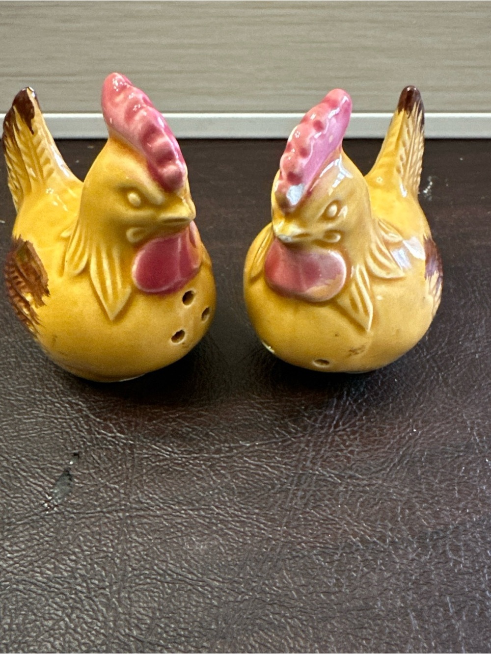 Vintage rooster salt/pepper shakers. Made in Japan